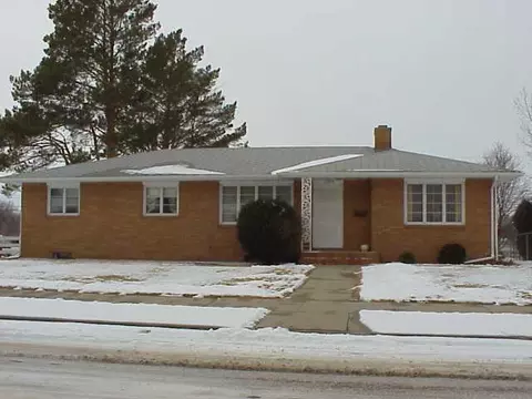 1309 4th Ave E, Williston, ND 58801 photo 1
