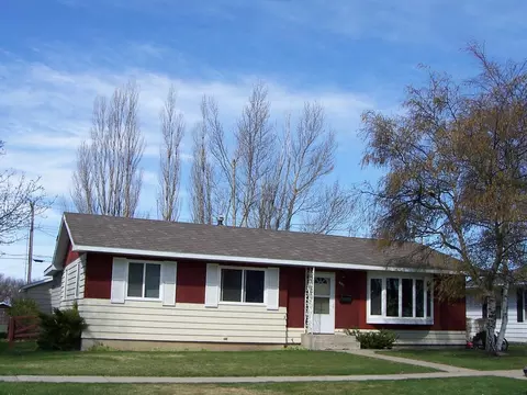 801 15th Ave W, Williston, ND 58801 photo 1