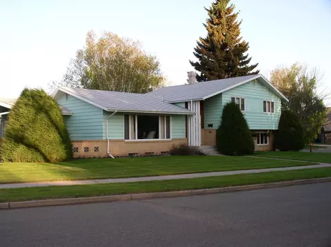 1219 4th Ave E, Williston, ND 58801 photo 1