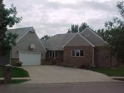 412 23rd Ter E, Williston, ND 58801 photo 1