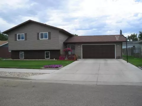 1313 25 Th St W, Williston, ND 58801 photo 1