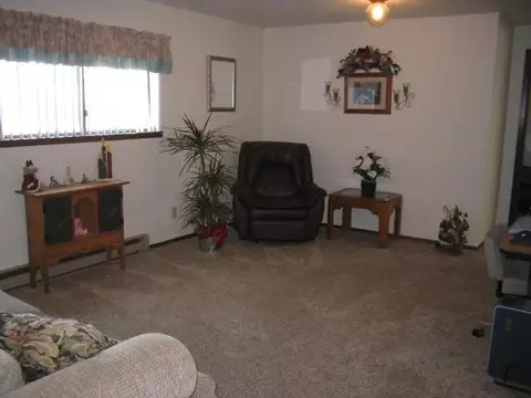 1819 29th St W, Williston, ND 58801 photo 9
