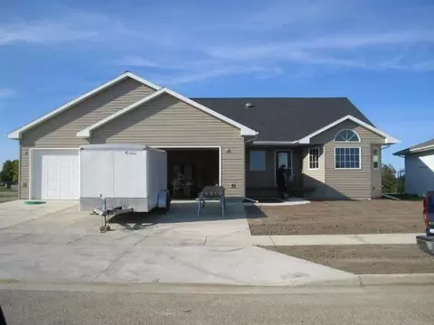 1518 23rd St W, Williston, ND 58801 photo 1