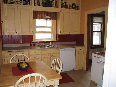 806 2nd Ave E, Williston, ND 58801 photo 4