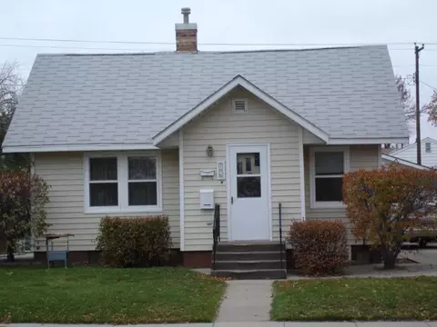 706 4th St W, Williston, ND 58801 photo 1