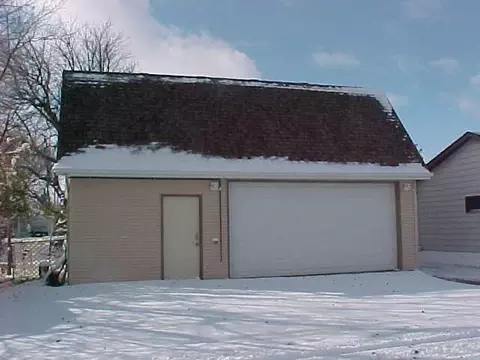 514 5th Ave W, Williston, ND 58801 photo 2