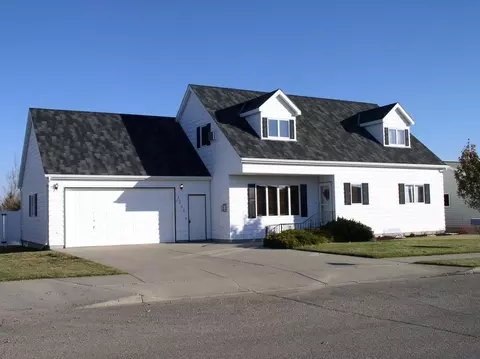 2206 15th Ave W, Williston, ND 58801 photo 1