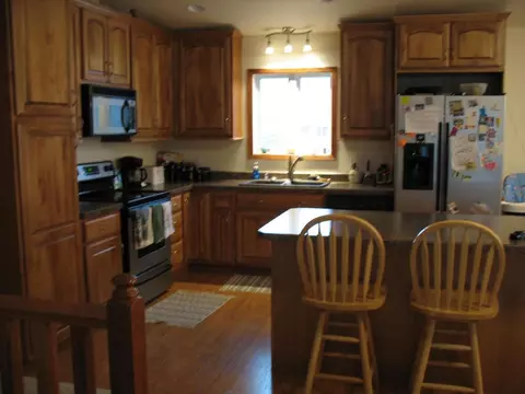 1902 17th Ct W, Williston, ND 58801 photo 2