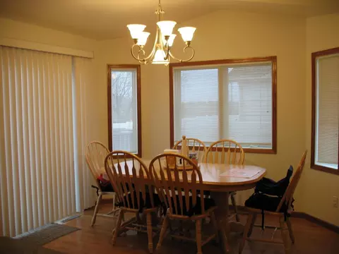 1902 17th Ct W, Williston, ND 58801 photo 3