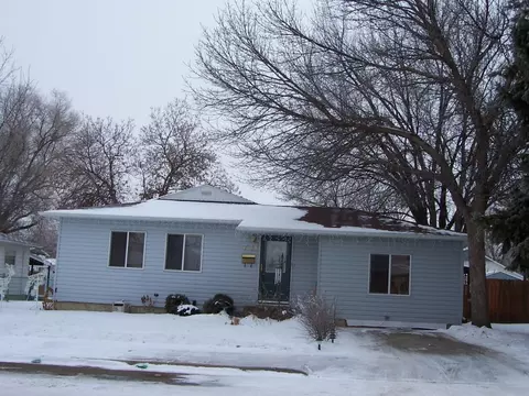 731 15th St W, Williston, ND 58801 photo 1