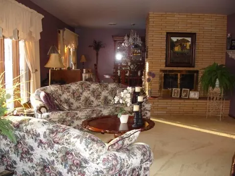 1207 E Hillcourt, Williston, ND 58801 photo 2