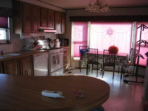 1830 32nd St W, Williston, ND 58801 photo 3