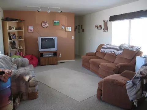 1830 32nd St W, Williston, ND 58801 photo 5