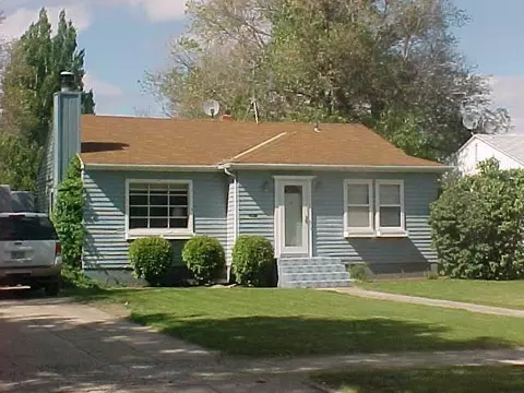 429 Ninth St E, Williston, ND 58801 photo 1