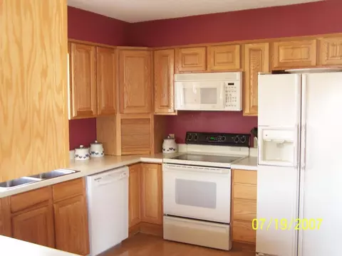 826 Park Pl, Williston, ND 58801 photo 4