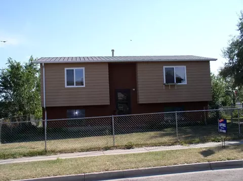 1719 30th St W, Williston, ND 58801 photo 1