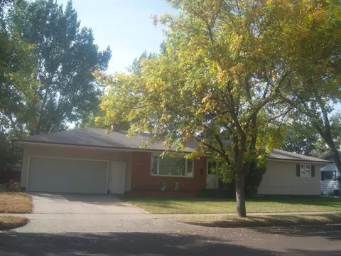 711 Fourteenth St W, Williston, ND 58801 photo 1