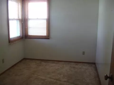 801 7th Ave W, Williston, ND 58801 photo 4