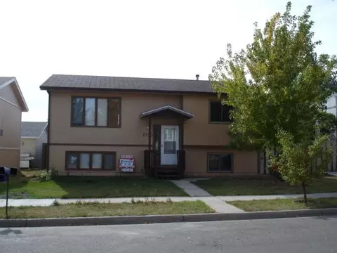 1715 29th St W, Williston, ND 58801 photo 1