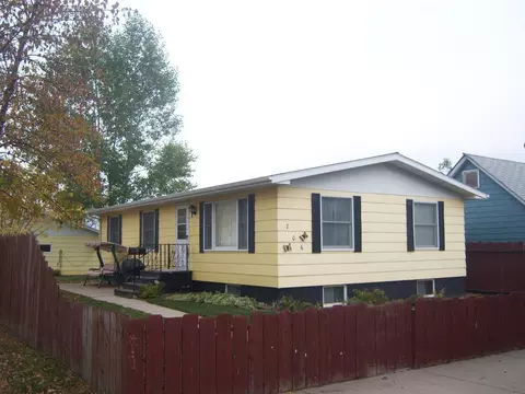 706 7th Ave W, Williston, ND 58801 photo 1