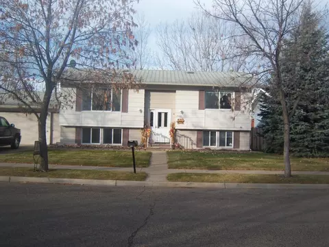 2509 6th Ave E, Williston, ND 58801 photo 1