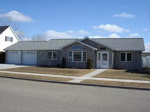2202 15th Ave W, Williston, ND 58801 photo 1