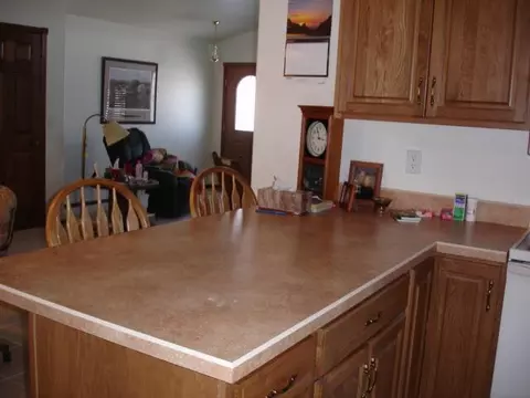 2202 15th Ave W, Williston, ND 58801 photo 5