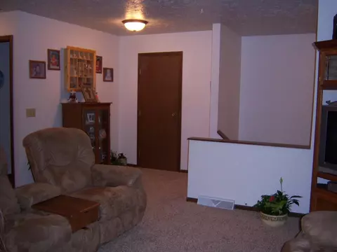 409 4th Ave E, Williston, ND 58801 photo 7
