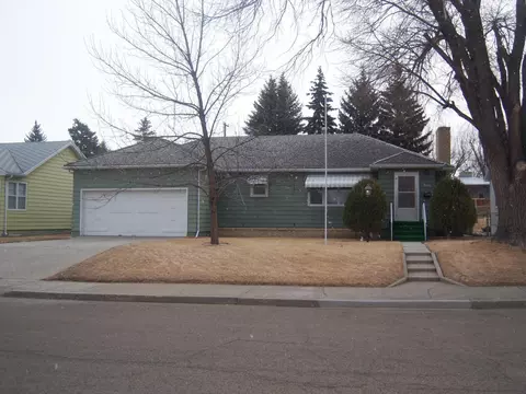 1130 2nd Ave E, Williston, ND 58801 photo 1