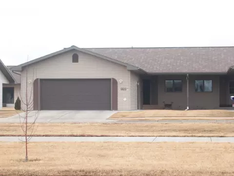 1822 16th Ave W, Williston, ND 58801 photo 1