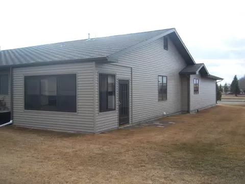 1822 16th Ave W, Williston, ND 58801 photo 3