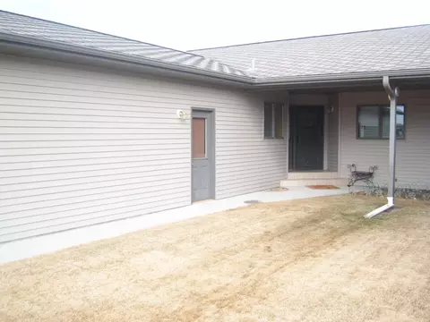 1822 16th Ave W, Williston, ND 58801 photo 4