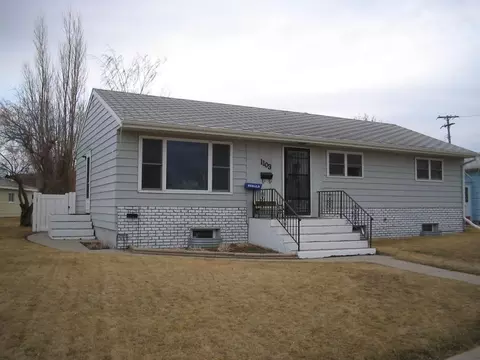 1103 15th St W, Williston, ND 58801 photo 1