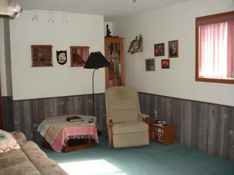 2317 17th Cir W, Williston, ND 58801 photo 7
