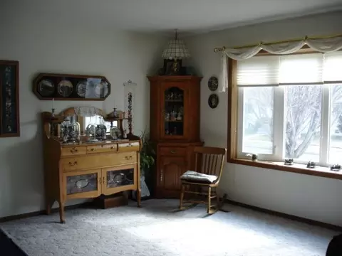 2317 17th Cir W, Williston, ND 58801 photo 3