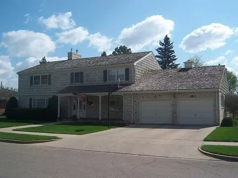 1202 4th Ave E, Williston, ND 58801 photo 1