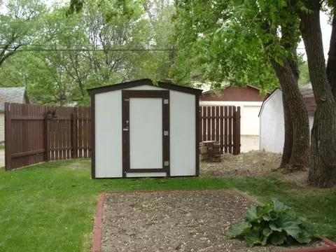 511 4th Ave E, Williston, ND 58801 photo 9