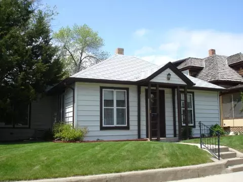 511 4th Ave E, Williston, ND 58801 photo 1