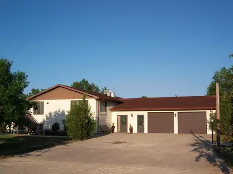 6801 4th Ave E, Williston, ND 58801 photo 1
