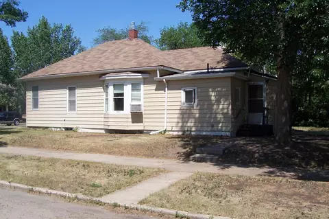502 3rd Ave E, Williston, ND 58801 photo 4