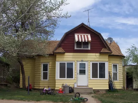220 Richards Ave, Alexander, ND 58831 photo 1