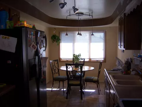 1115 6th Ave W, Williston, ND 58801 photo 2