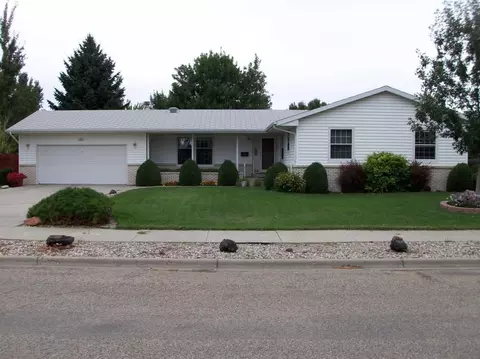 1322 22nd St W, Williston, ND 58801 photo 1