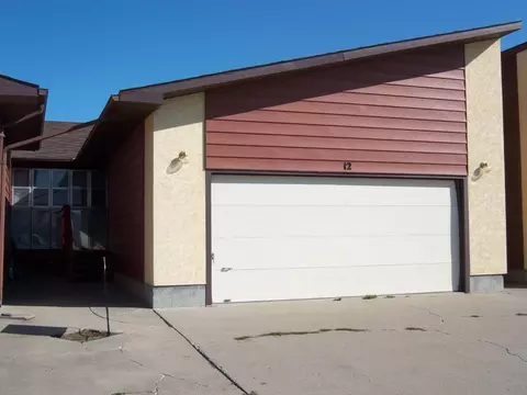 12 24th St W, Williston, ND 58801 photo 1