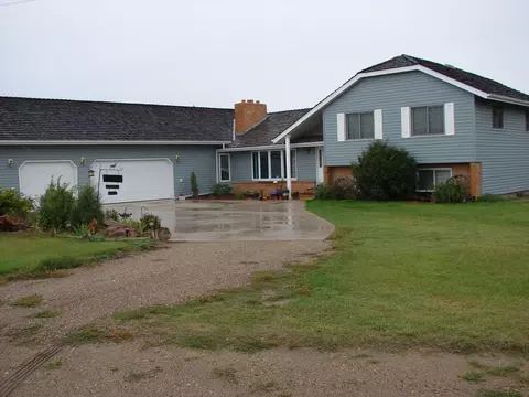 6286 137th Ave NW, Williston, ND 58801 photo 1