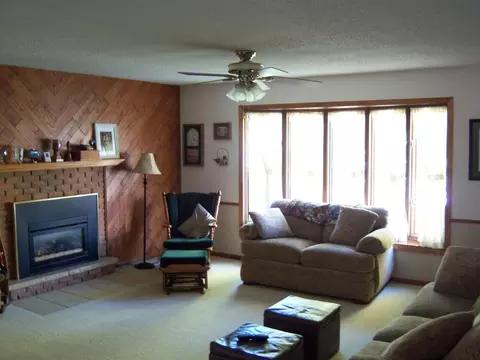 1617 2nd Ave E, Williston, ND 58801 photo 5