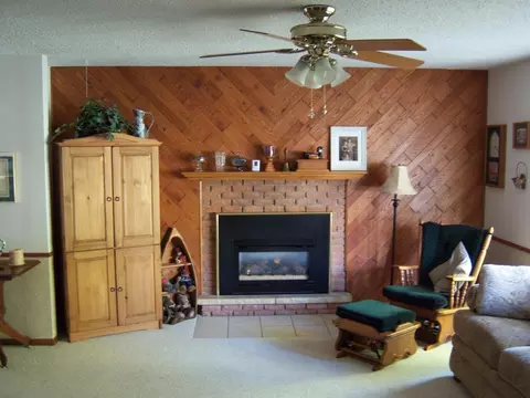 1617 2nd Ave E, Williston, ND 58801 photo 3