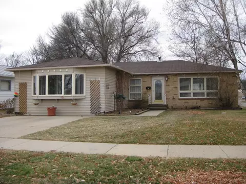 511 15 Th Ave W, Williston, ND 58801 photo 1