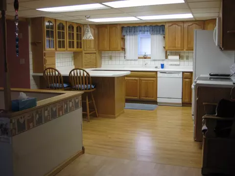 511 15 Th Ave W, Williston, ND 58801 photo 3