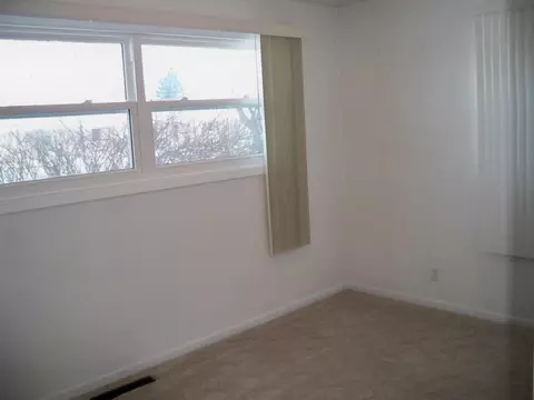 1223 8th Ave W, Williston, ND 58801 photo 9